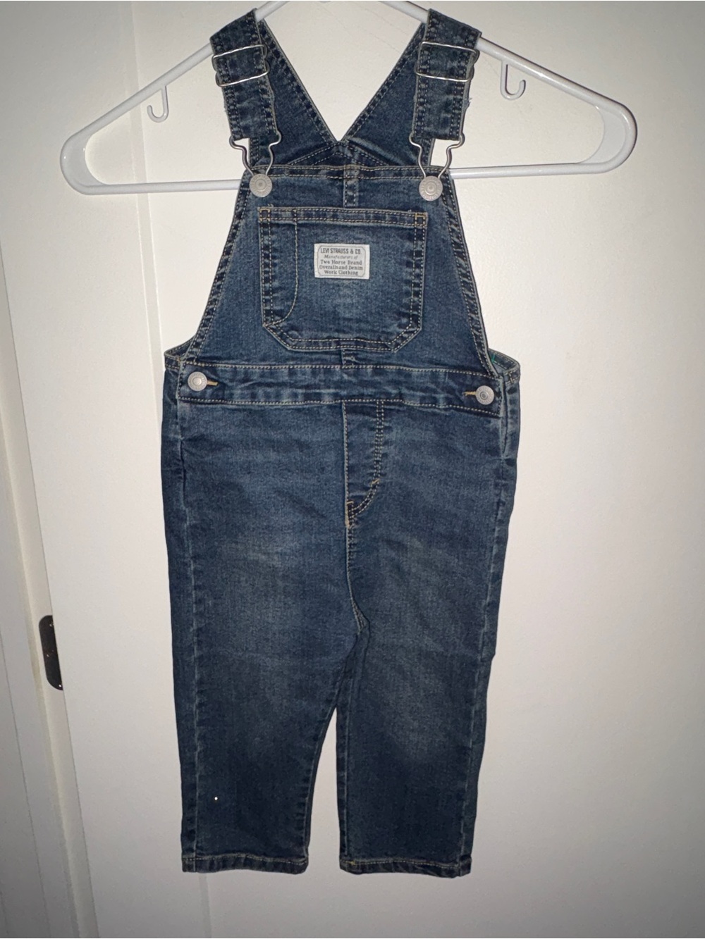 NWOT Levi's stretch denim overalls girl's sz 2T